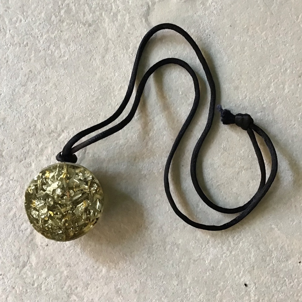 Swirling Mica Pendant Necklace